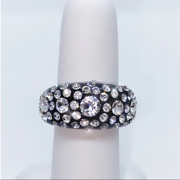 Black acrylic ring embellished with Crystal gemstones, trendy statement ring. - Picture 6 of 13